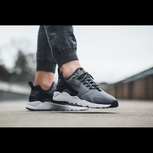 Women’s Nike Hurache Air Run Ultra Shoes